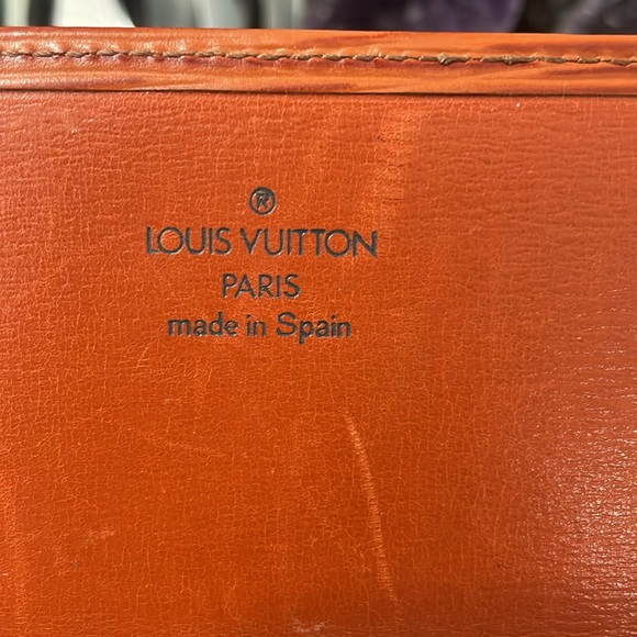 EUC, Auth Louis Vuitton Cipango Gold Long Epi Leather, Vintage - Picture 10 of 14